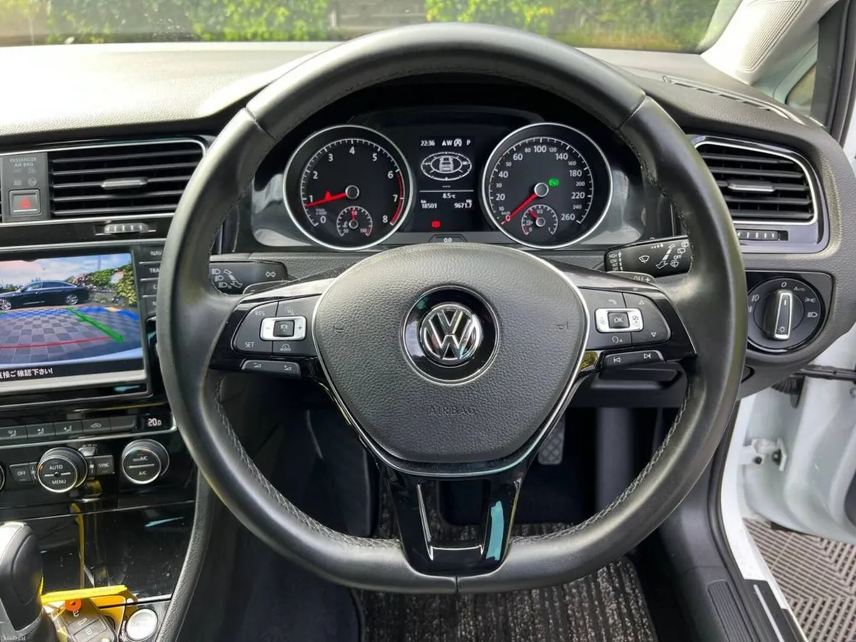Volkswagen Golf HIGHLINE 1.4 TSI // VERY LOW MILEA - Image 4