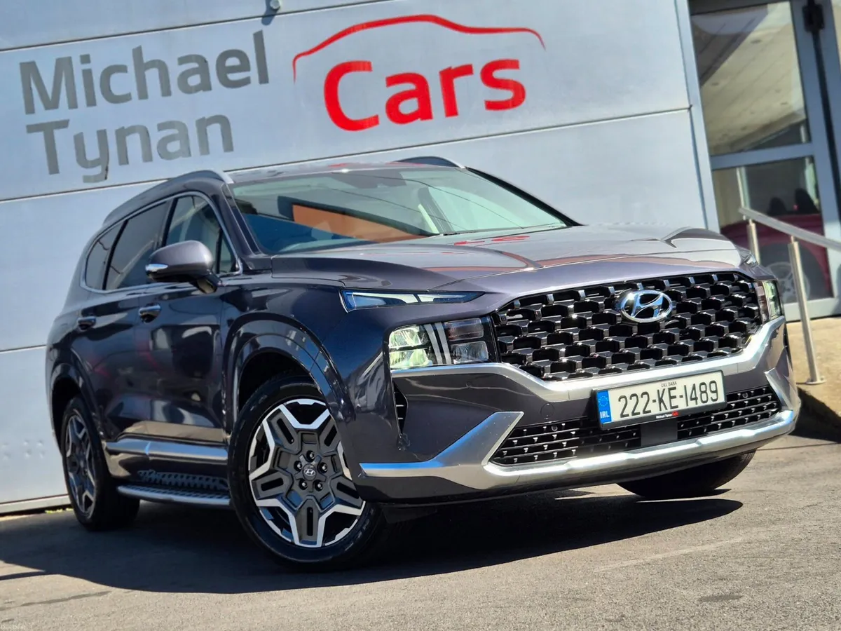 2022 Hyundai Santa Fe PHEV Exec Plus, 4wd, CarPlay - Image 4