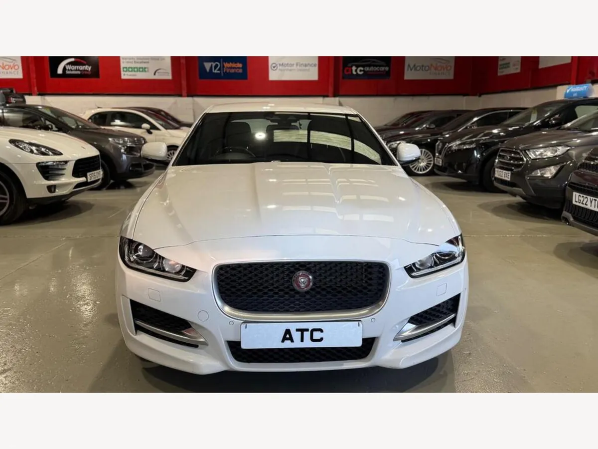 Jaguar XE 2016 - Image 2