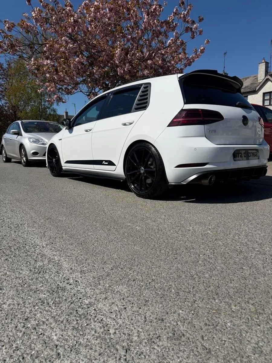 2017 Volkswagen Golf Gti - Image 1