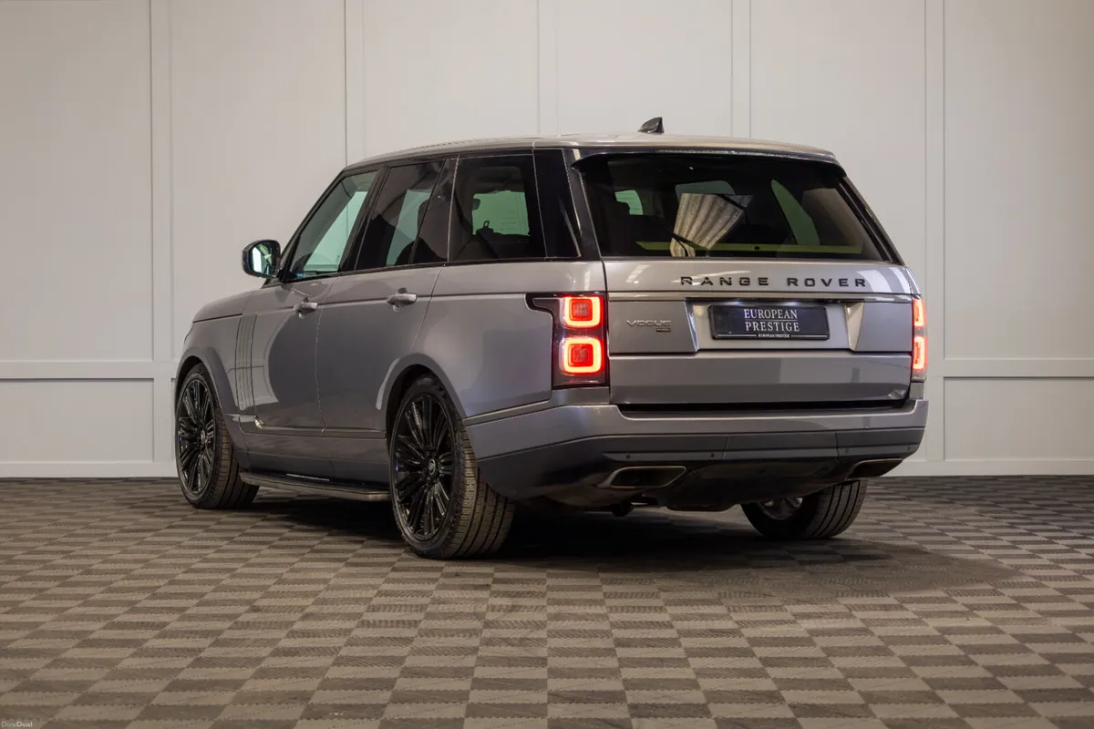 2021 Range Rover Vogue P400e *Pan Roof - Image 4