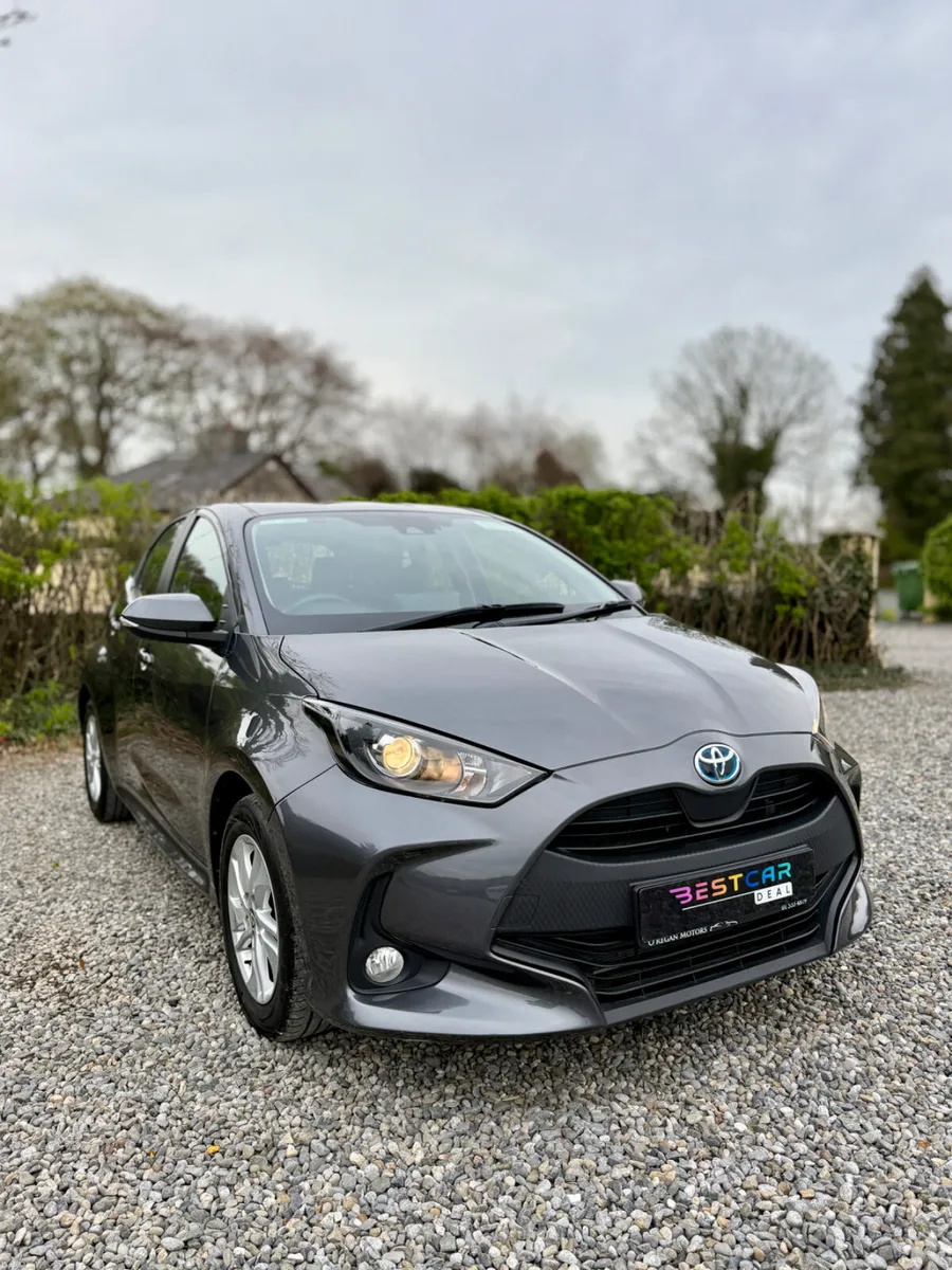 2022 Toyota Yaris 1.5 Hybrid Luna Automatic - Image 2