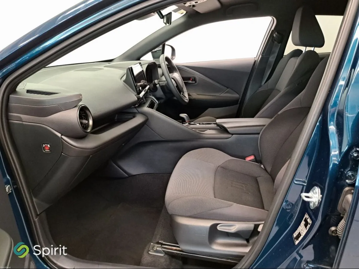 Toyota C-HR 1.8 HYBRID SPORT - Image 4