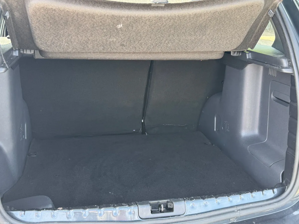 Dacia Duster Lovely high driving position - Image 6