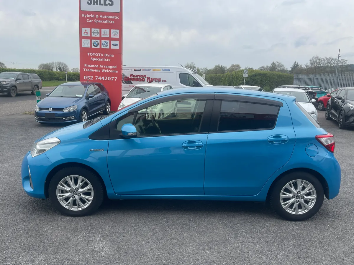 2017-1 Toyota Yaris - Image 4