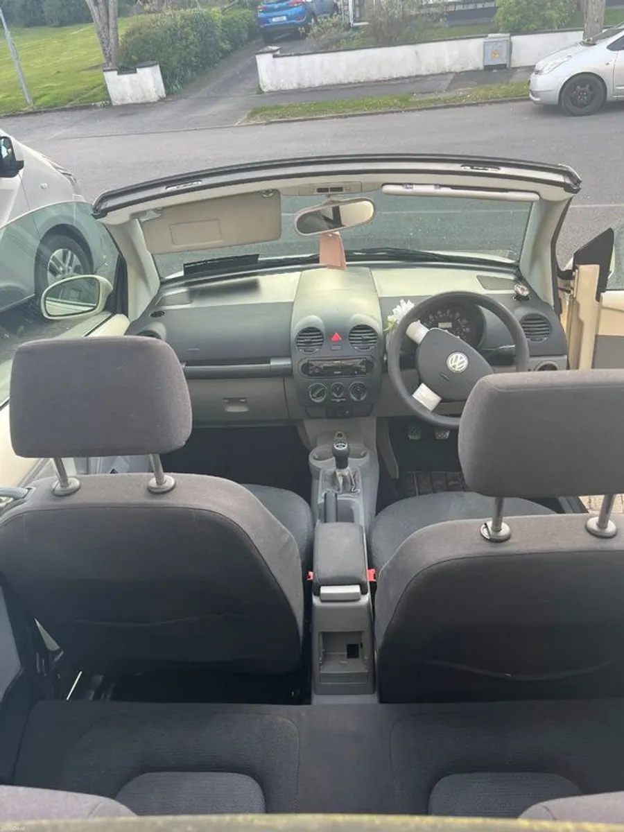 Convertible 2004 Volkswagen Beetle - Image 2