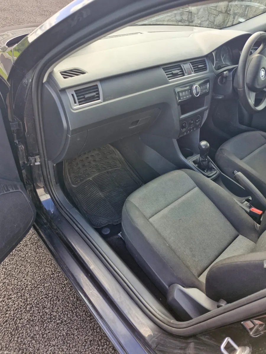 Skoda Rapid - Image 4