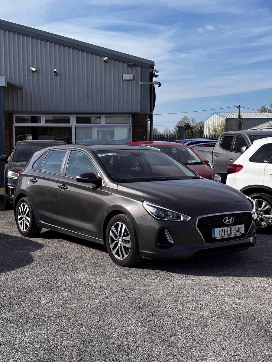 171 Hyundai i30  1.4 petrol - Image 1