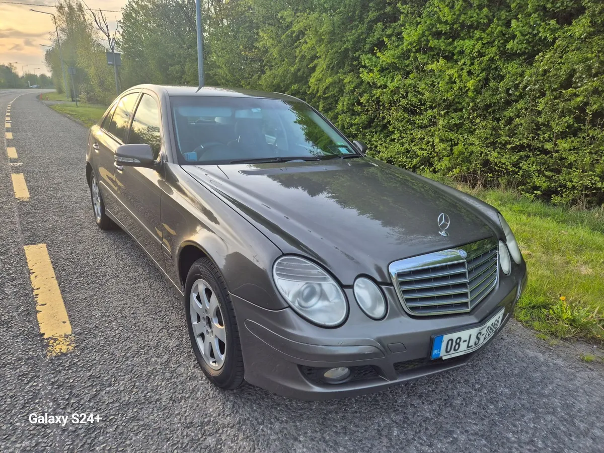 Mercedes-Benz E-Class 2008 - Image 1