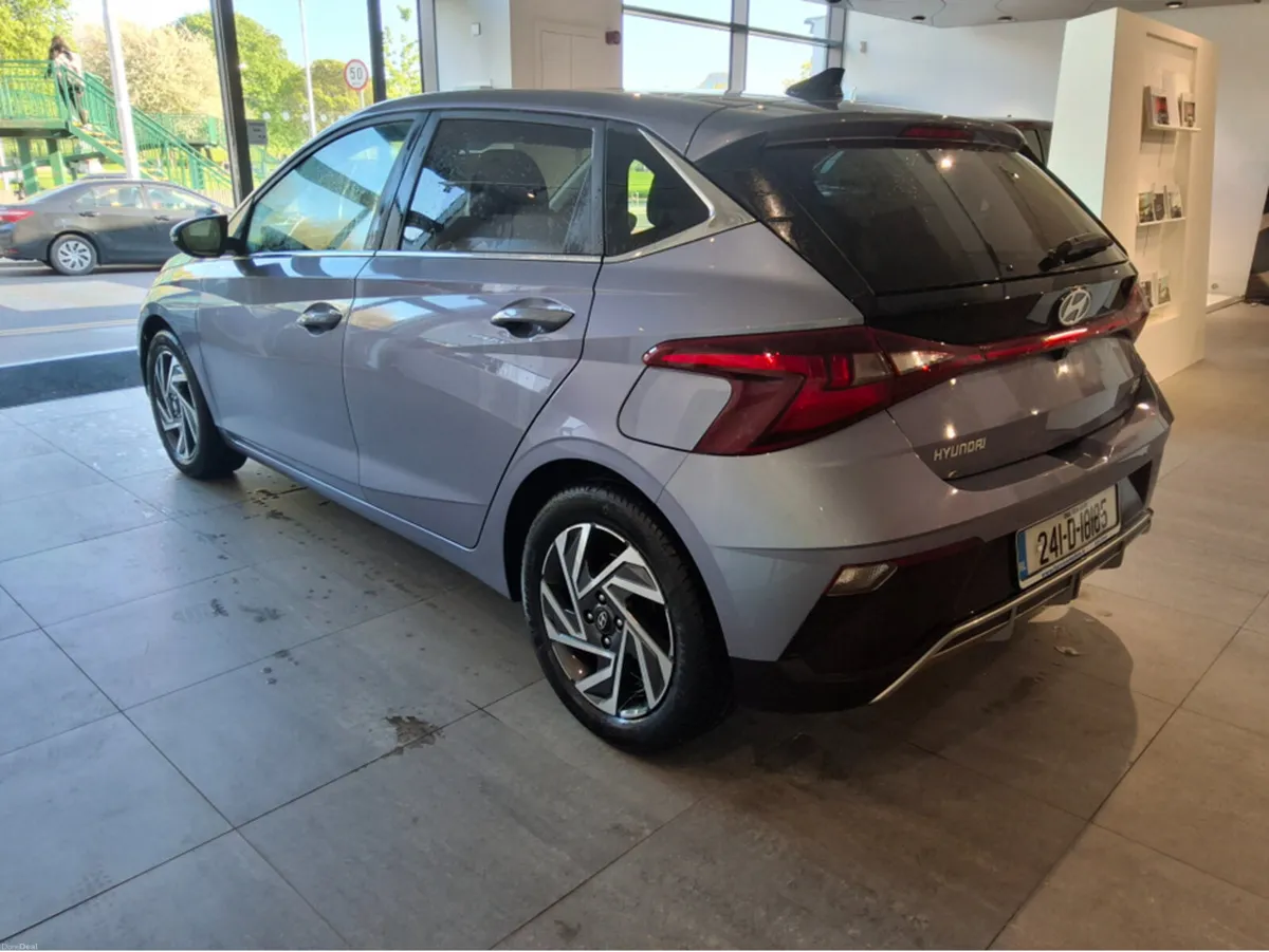 Hyundai i20 DELUXE PLUS ** VERY LOW KMS ** - Image 4