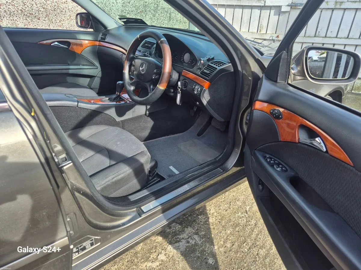 Mercedes-Benz E-Class 2008 - Image 6