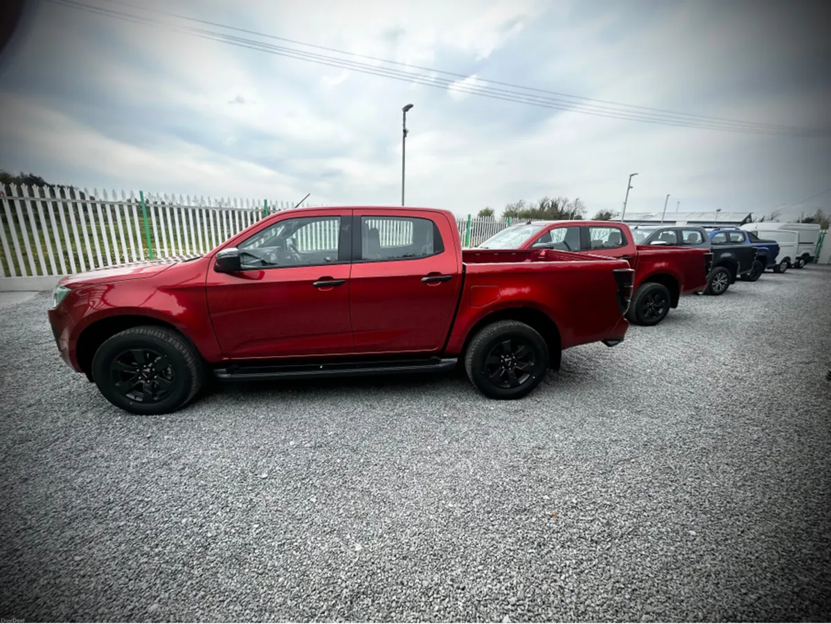 Isuzu D-Max LSE AUTO €333 ROAD TAX choice of two - Image 3