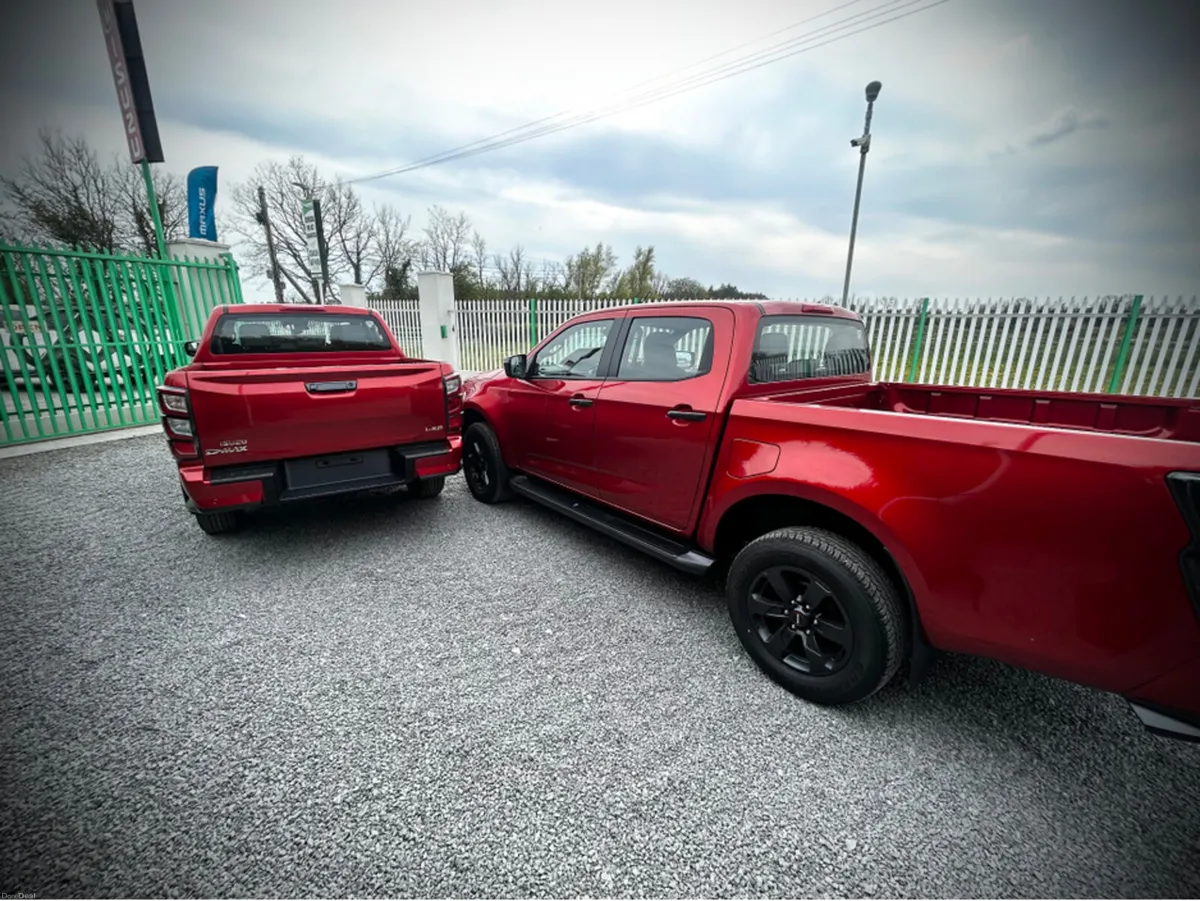 Isuzu D-Max LSE AUTO €333 ROAD TAX choice of two - Image 6