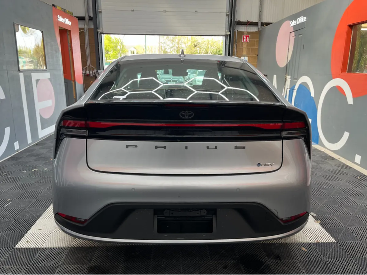 Toyota Prius €33950 2025 TOYOTA PRIUS X 1.8 AUTOMA - Image 3