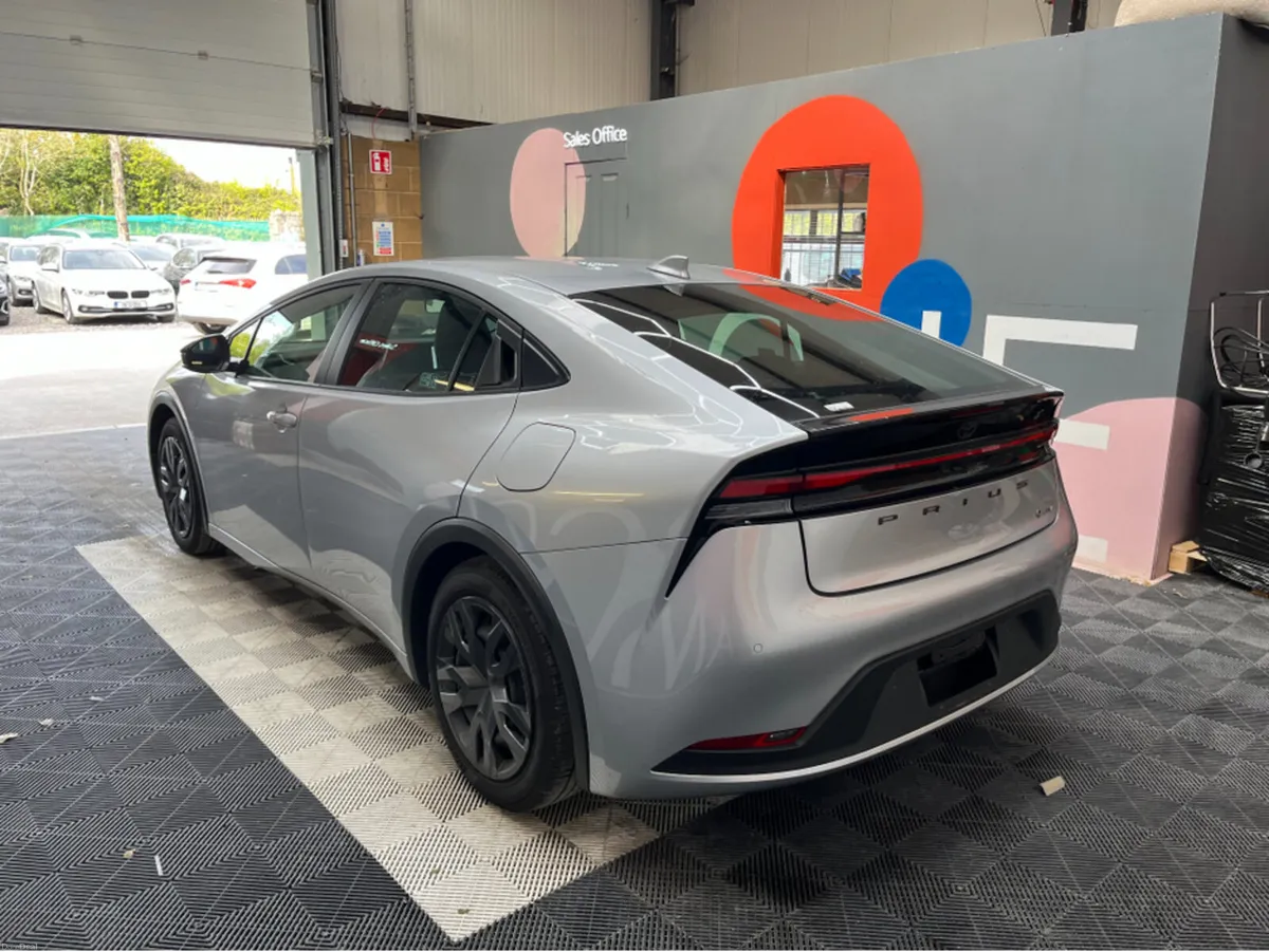 Toyota Prius €33950 2025 TOYOTA PRIUS X 1.8 AUTOMA - Image 4