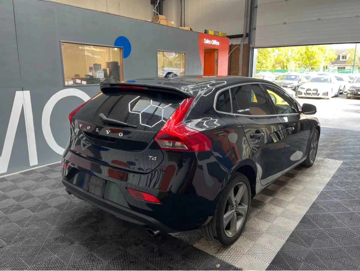 Volvo V40 €11950 2015 VOLVO V40 T4 1.6 AUTOMATIC / - Image 2