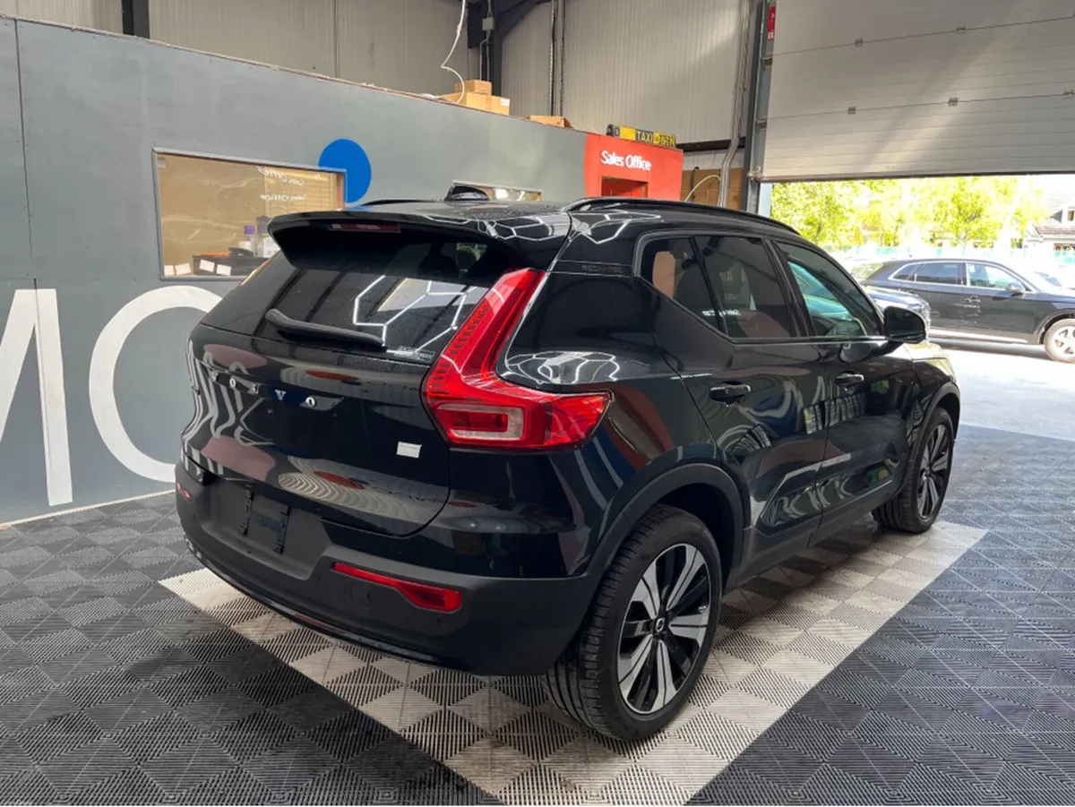 Volvo XC40 2022 VOLVO XC40 RECHARGE PLUS SINGLE MO - Image 2