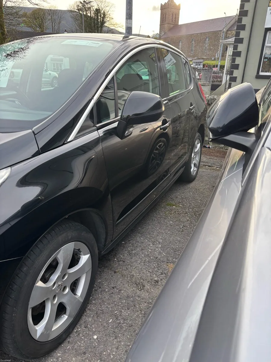 Peugeot 3008 2012, 1.6 Diesel, automatic - Image 2