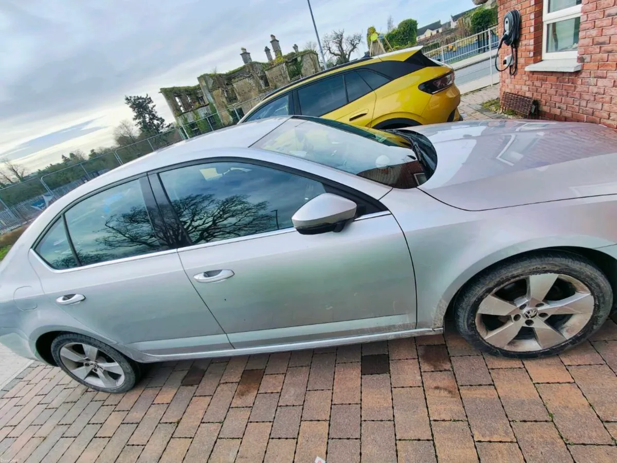 Skoda Octavia *Automatic* 2016 1.6Diesel - Image 3