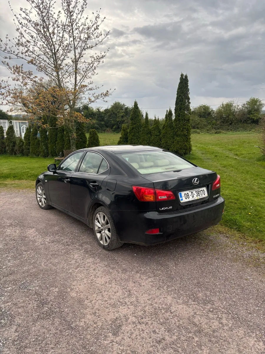 Lexus 220 d - Image 2