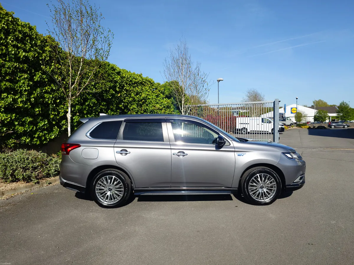 Mitsubishi Outlander Phev - Image 4