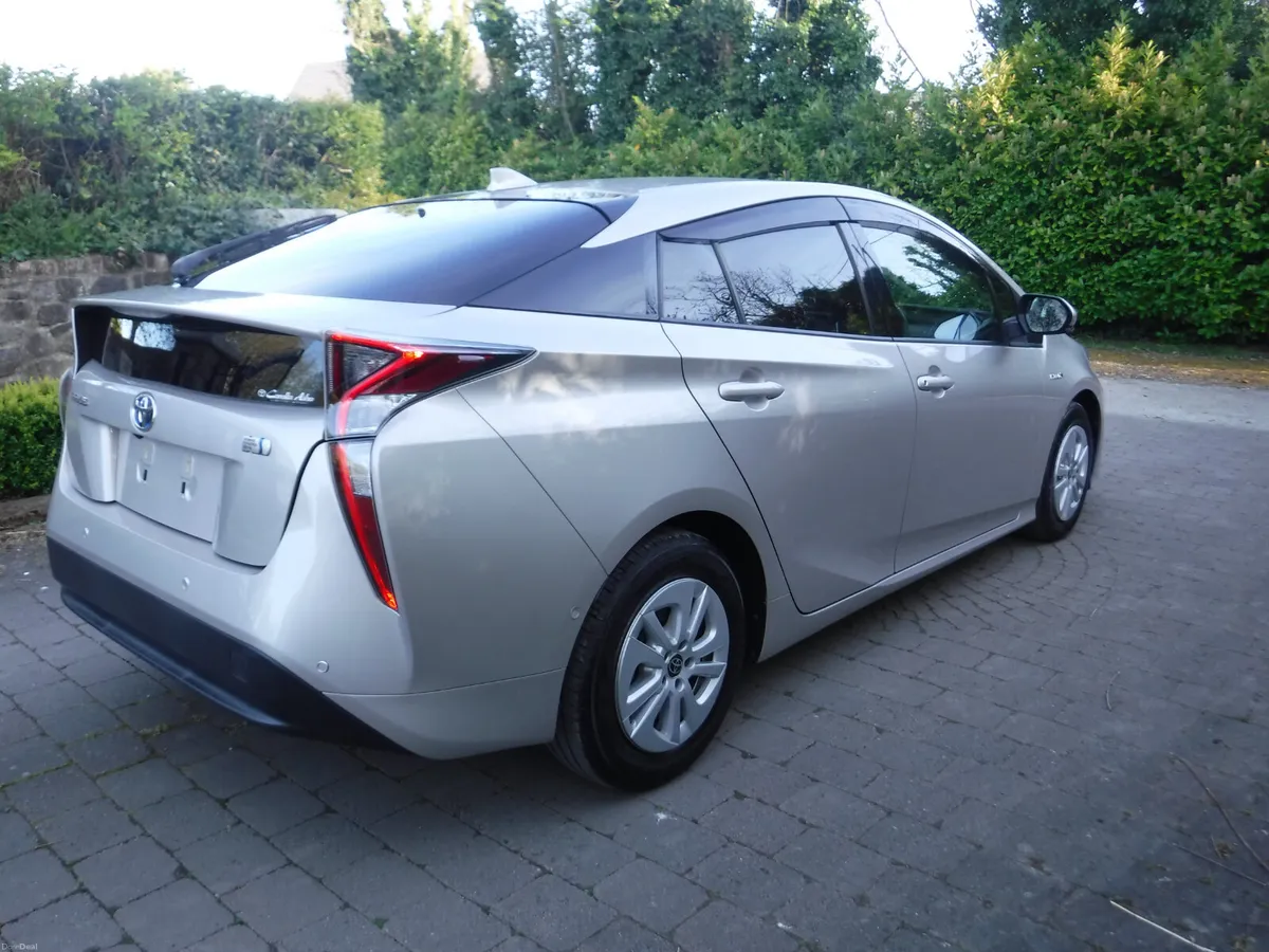 TOYOTA PRIUS 1.8 AUTO HYBRID MINT CONDITION - Image 3