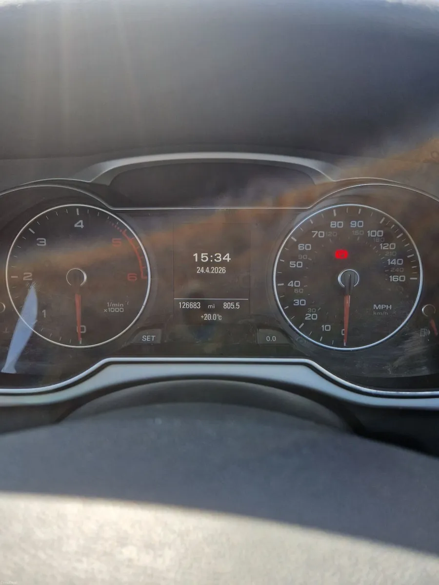 Audi A4 2015 - Image 2