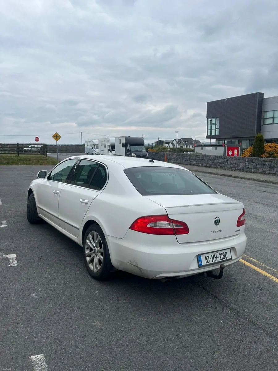 2010 Skoda Superb - Image 4
