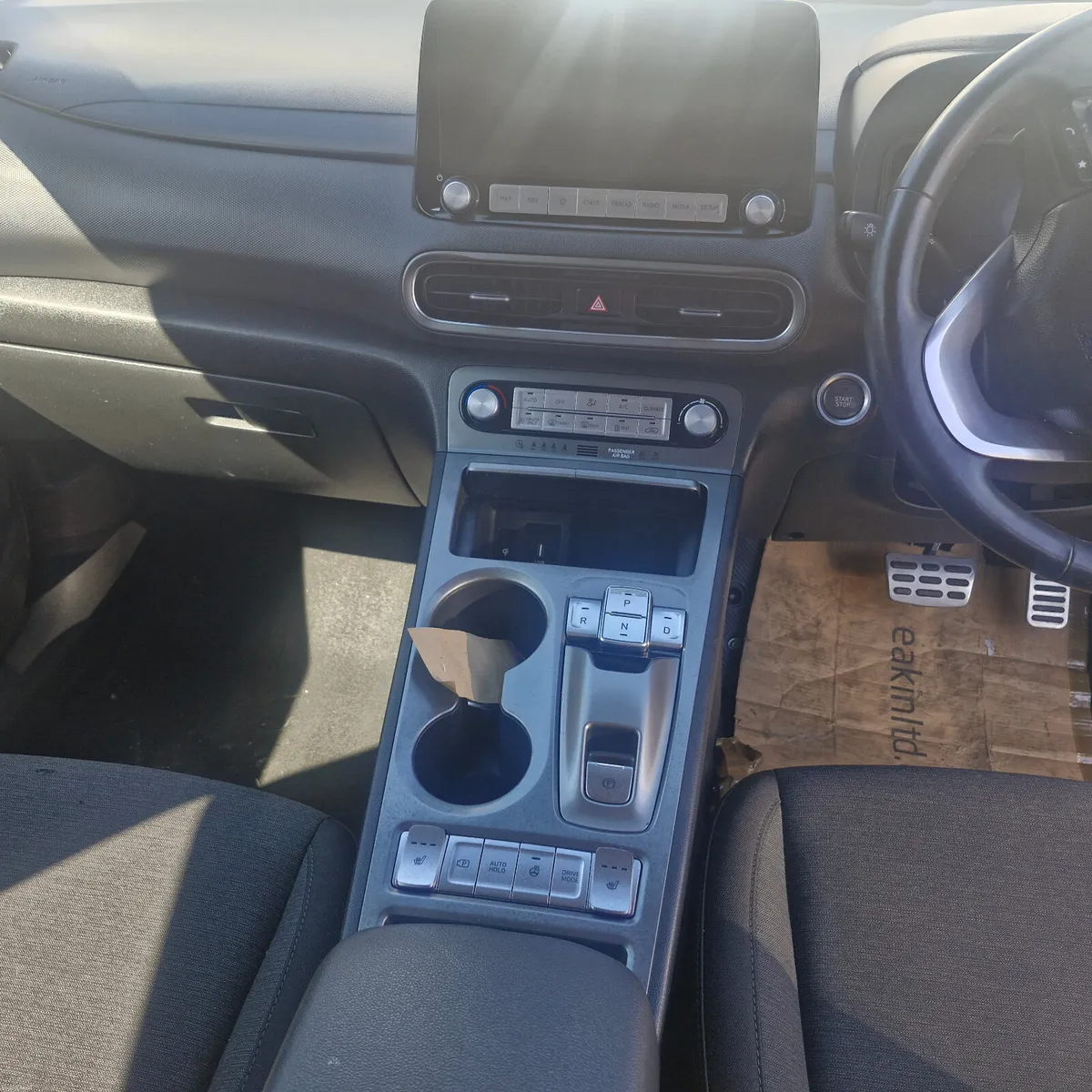 Hyundai KONA 2022 Electric 64kw long range battery - Image 4