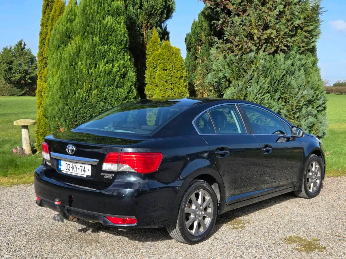 Very Low Mileage Toyota Avensis 2.0D4d - Image 3