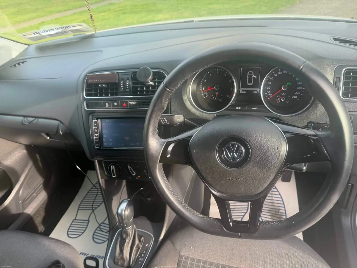 Volkswagen Polo 2015 - Image 3