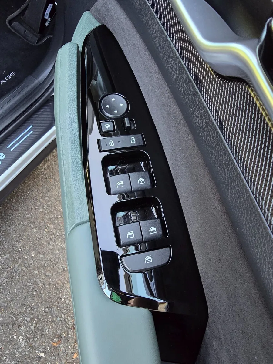 Kia Sportage Hybrid Anniversary Edition - Image 3