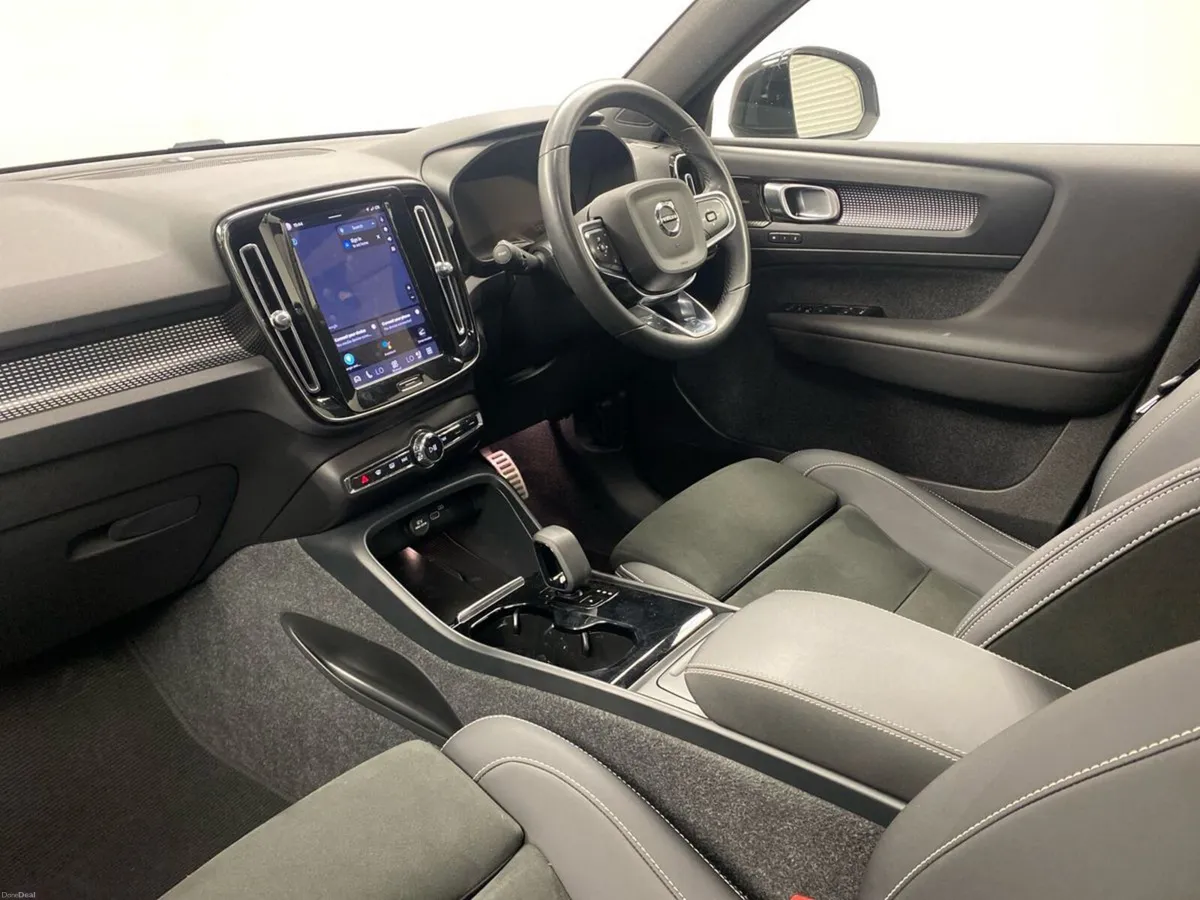 Volvo XC40 *2 Year Volvo Selekt Warranty* Recharge - Image 3