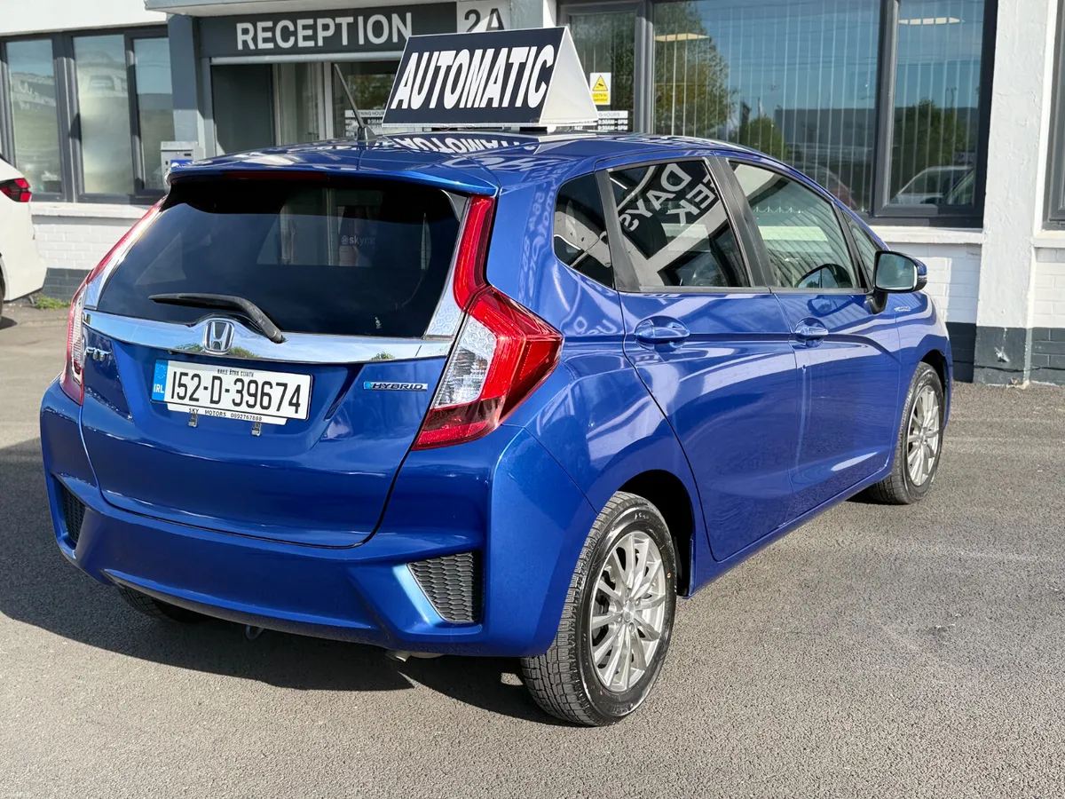 2015 HondaJAZZ/ Fit 1.5 Hybrid Automatic - Image 5