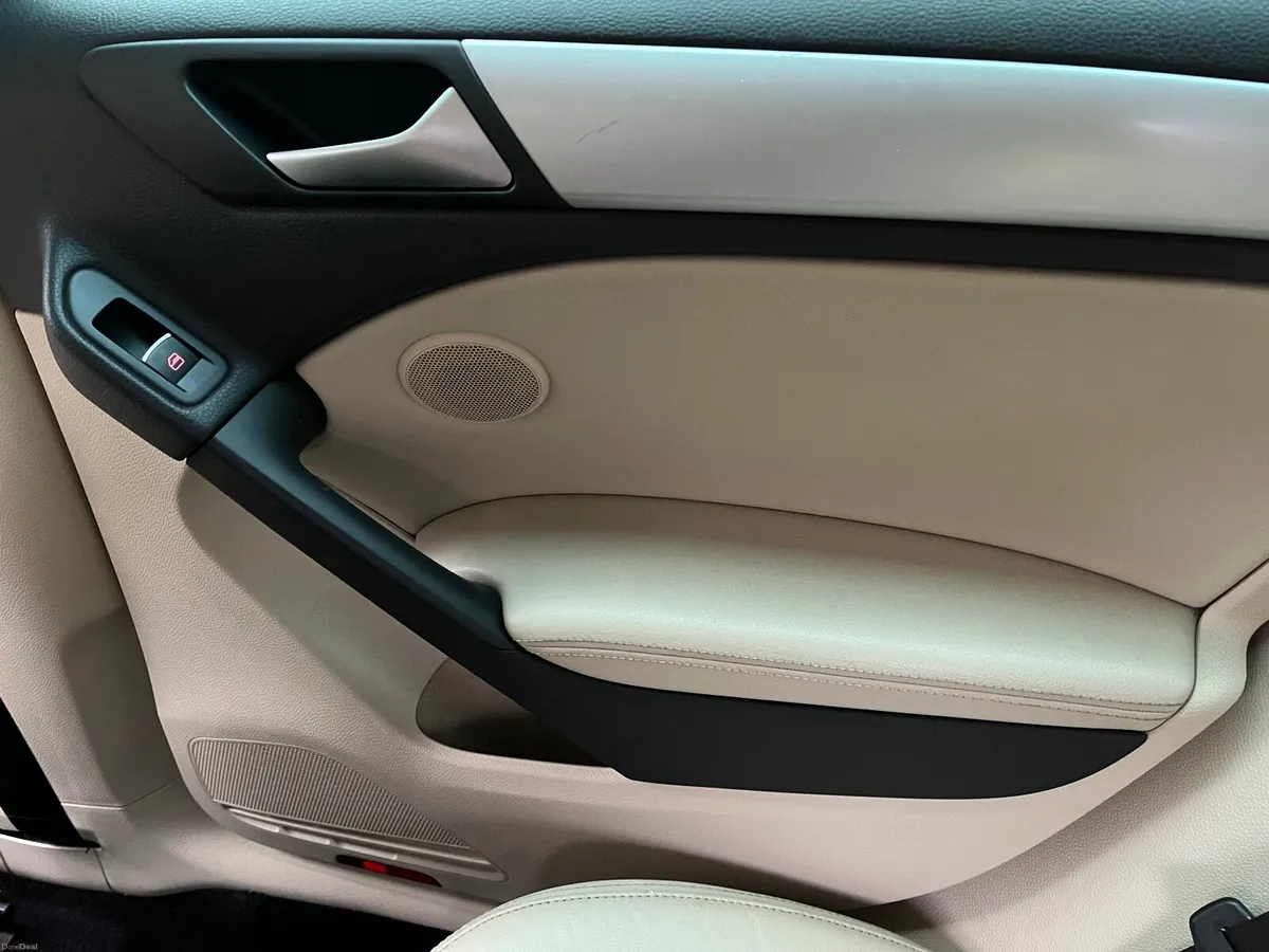 Volkswagen Golf Highline - Image 2