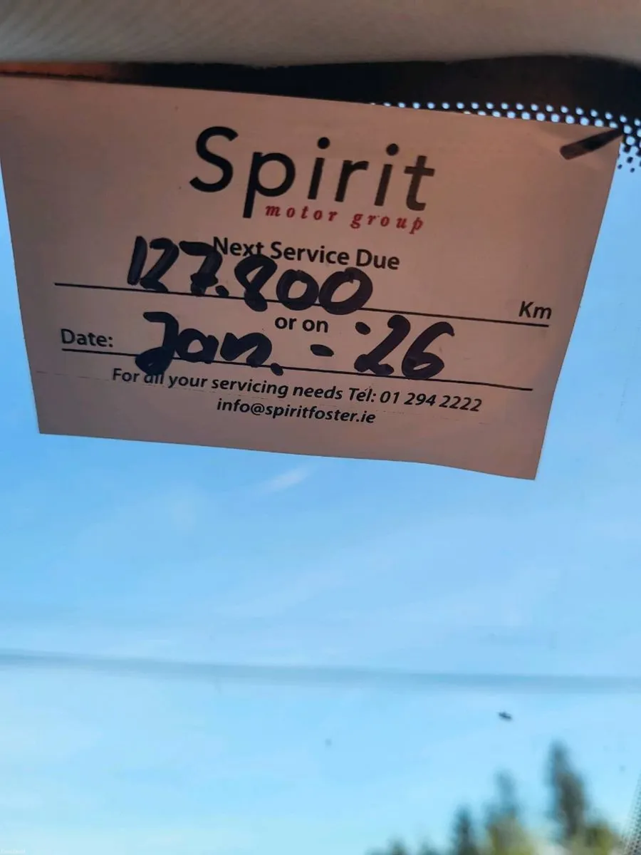 Skoda Octavia petrol **low mileage** - Image 4