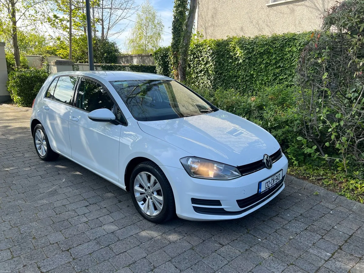 2013 Volkswagen Golf - Image 1