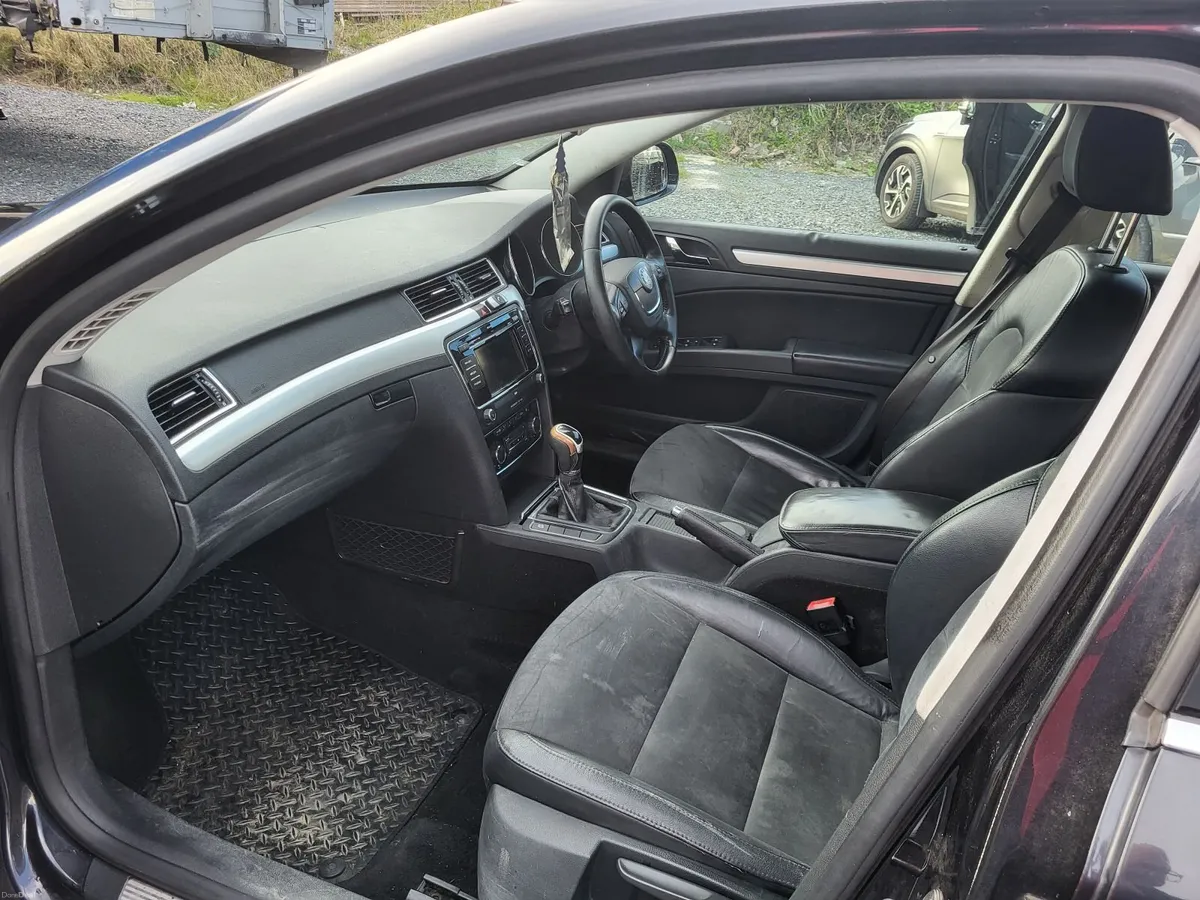 Skoda Superb 2013 - Image 3