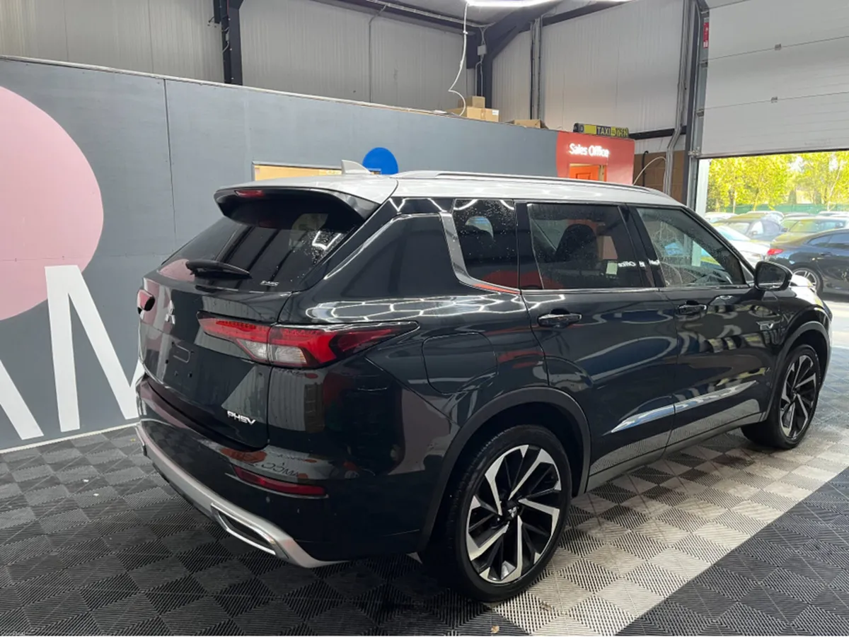 Mitsubishi Outlander €44950! 2024 MITSUBISHI OUTLA - Image 2