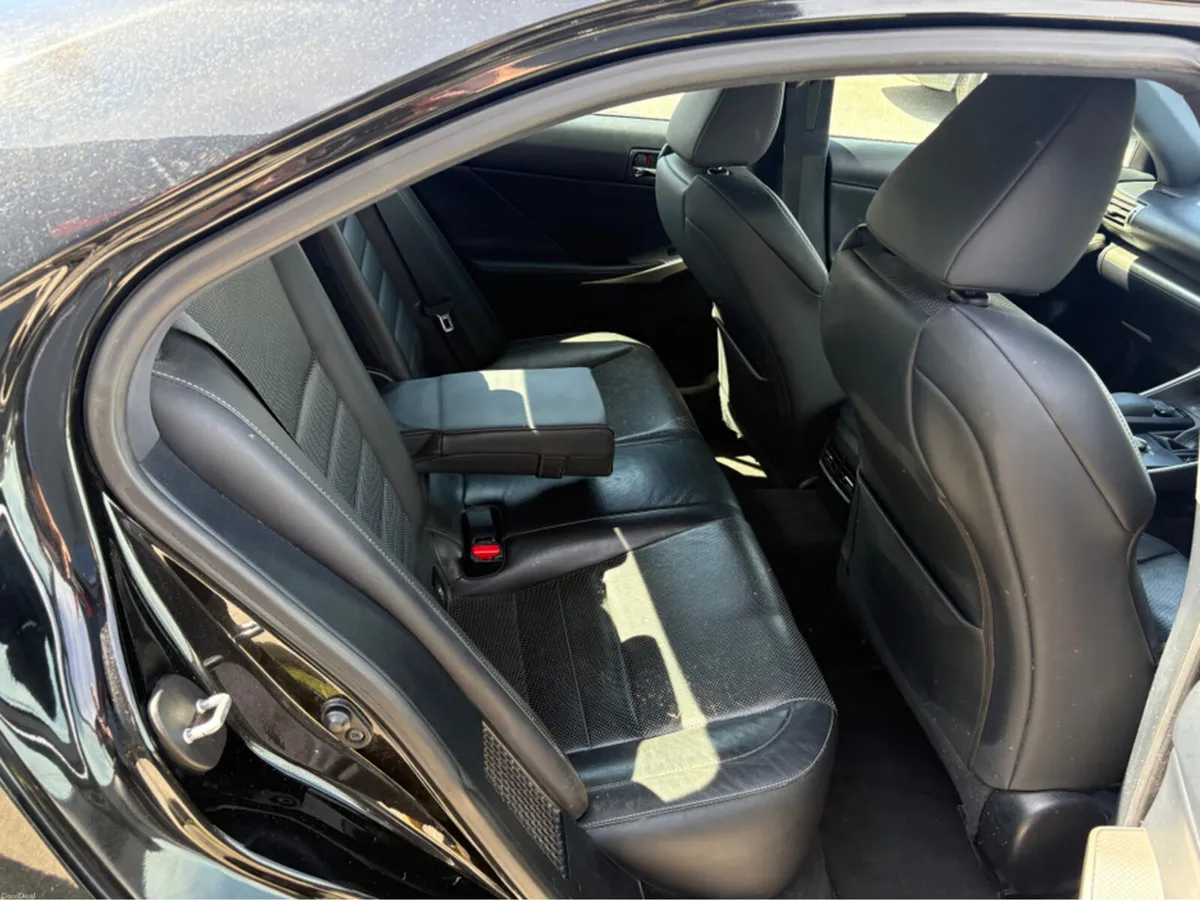 Lexus IS 300 H F SPORT E-CVT 4DR AUTO 2.5 - Image 3
