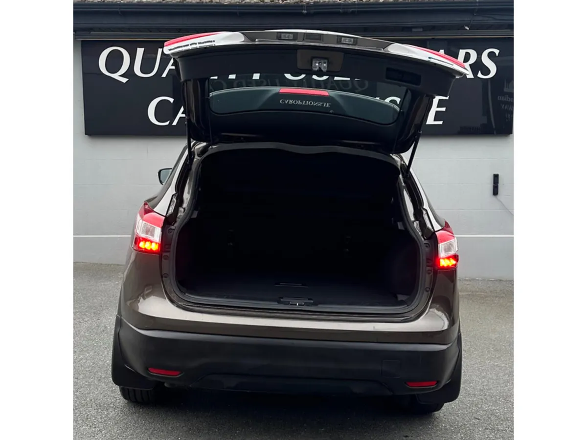 Nissan Qashqai 1.5 DSL SV //JUST SERVICED// - Image 5