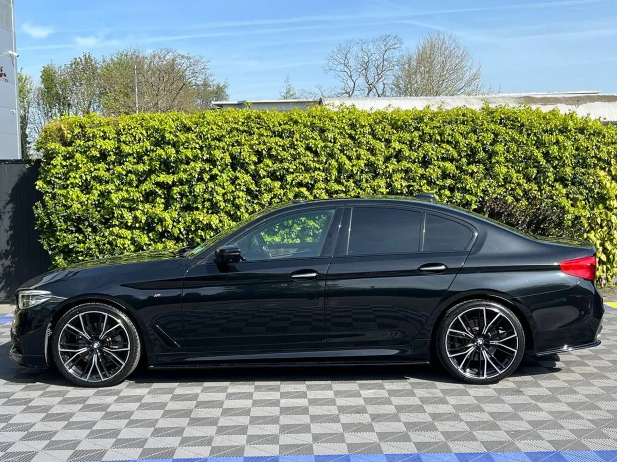 BMW 5-Series 523d M-SPORT COMPETITION 2.0 D // OPE - Image 4