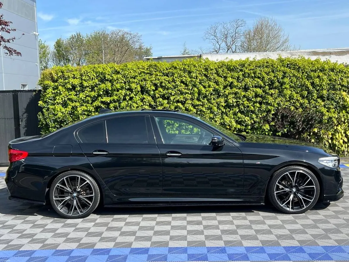 BMW 5-Series 523d M-SPORT COMPETITION 2.0 D // OPE - Image 3