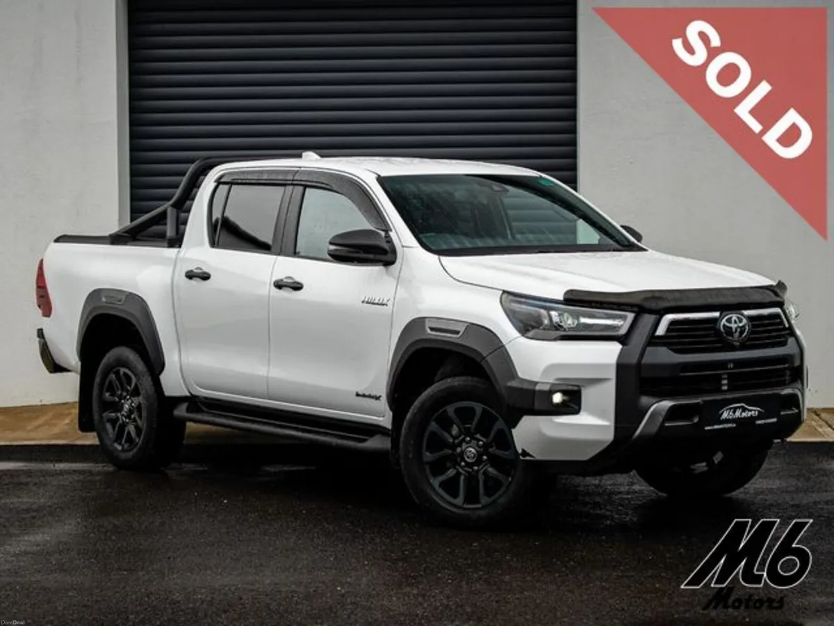 Toyota Hilux INVINCIBLE X 4WD D-4D DCB - Image 1