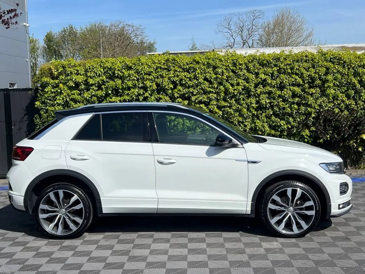 Volkswagen T-Roc R-LINE 2.0 TDI // APPLE CARPLAY/A - Image 2