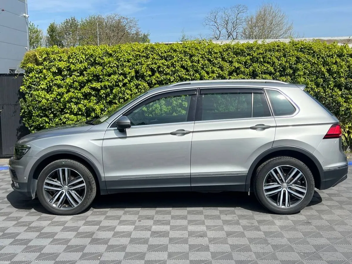 Volkswagen Tiguan 4MOTION 2.0 TDI ** BIG SPEC ** / - Image 3