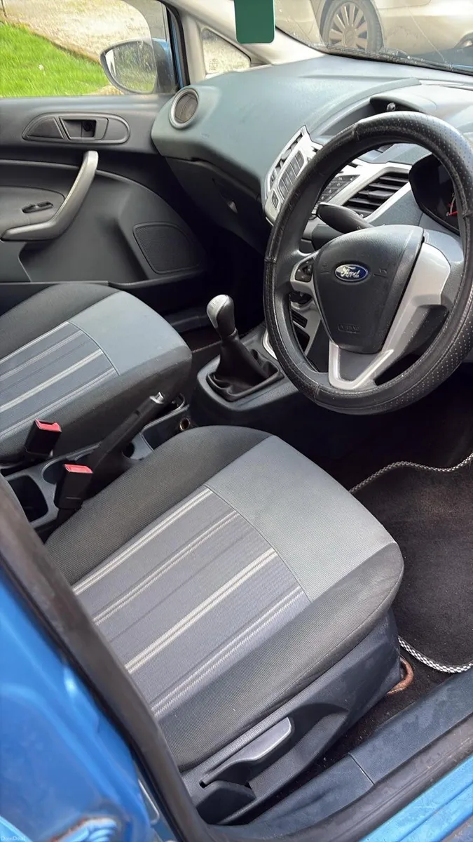 Ford Fiesta 2009 - Image 2