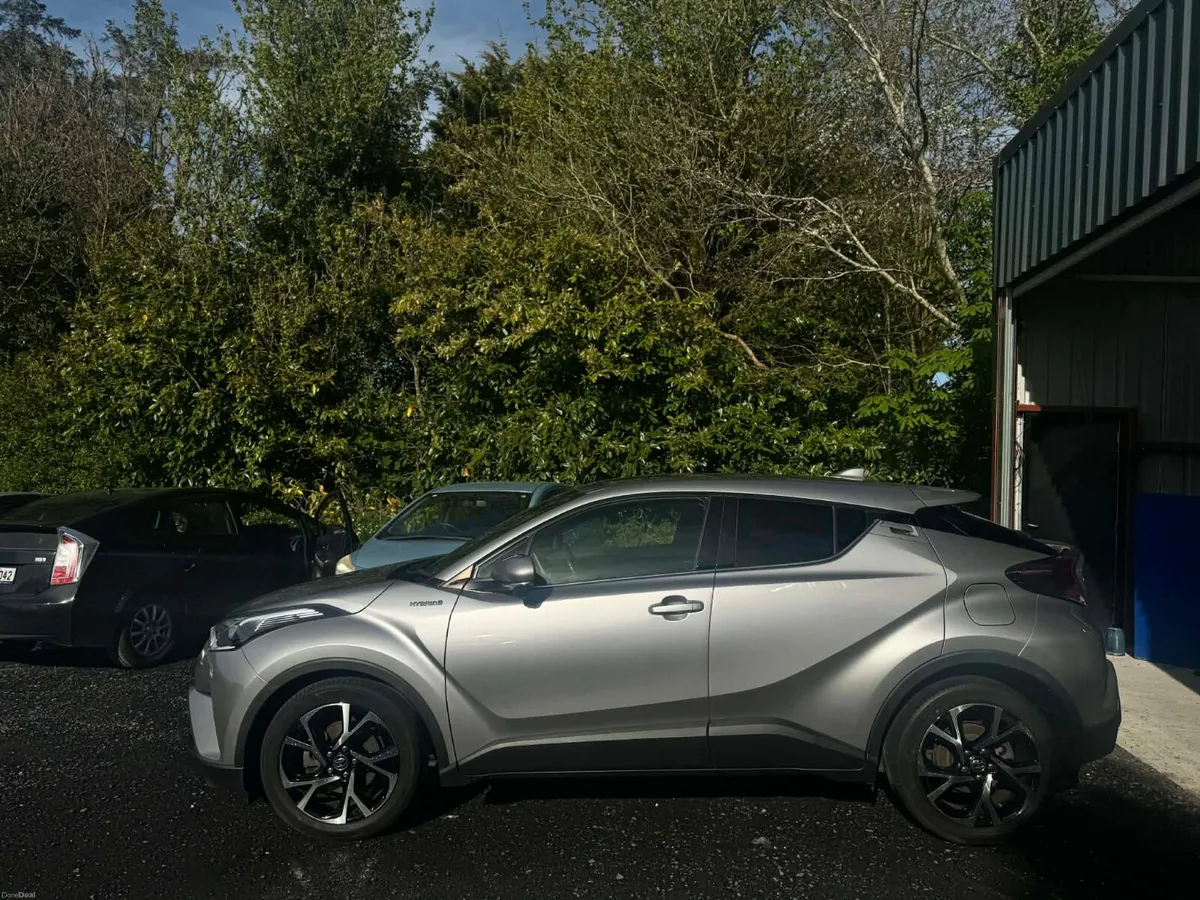 Toyota C-HR 2017 Immaculate Condition G package - Image 3