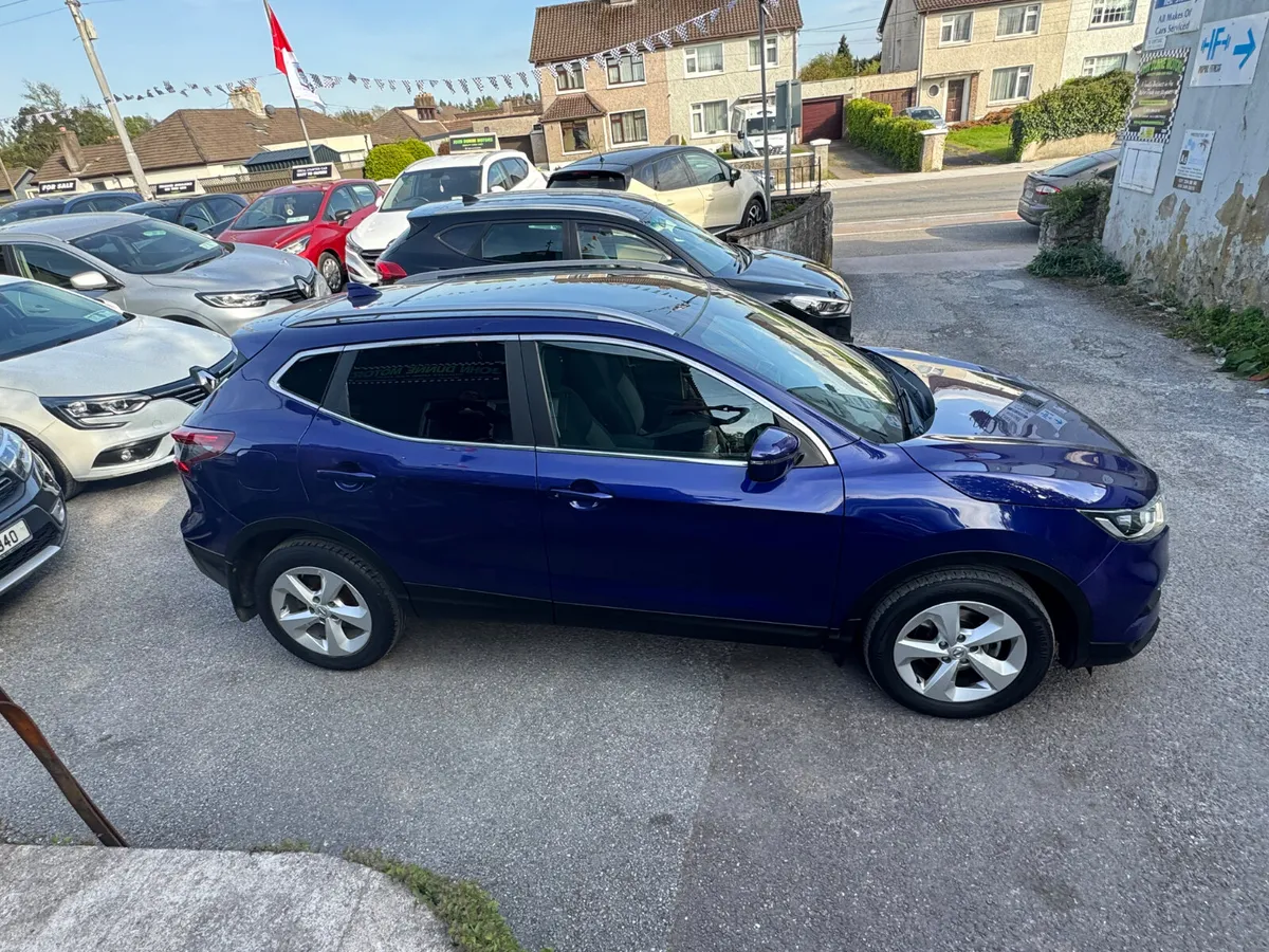 Nissan Qashqai high spec low mileage - Image 4