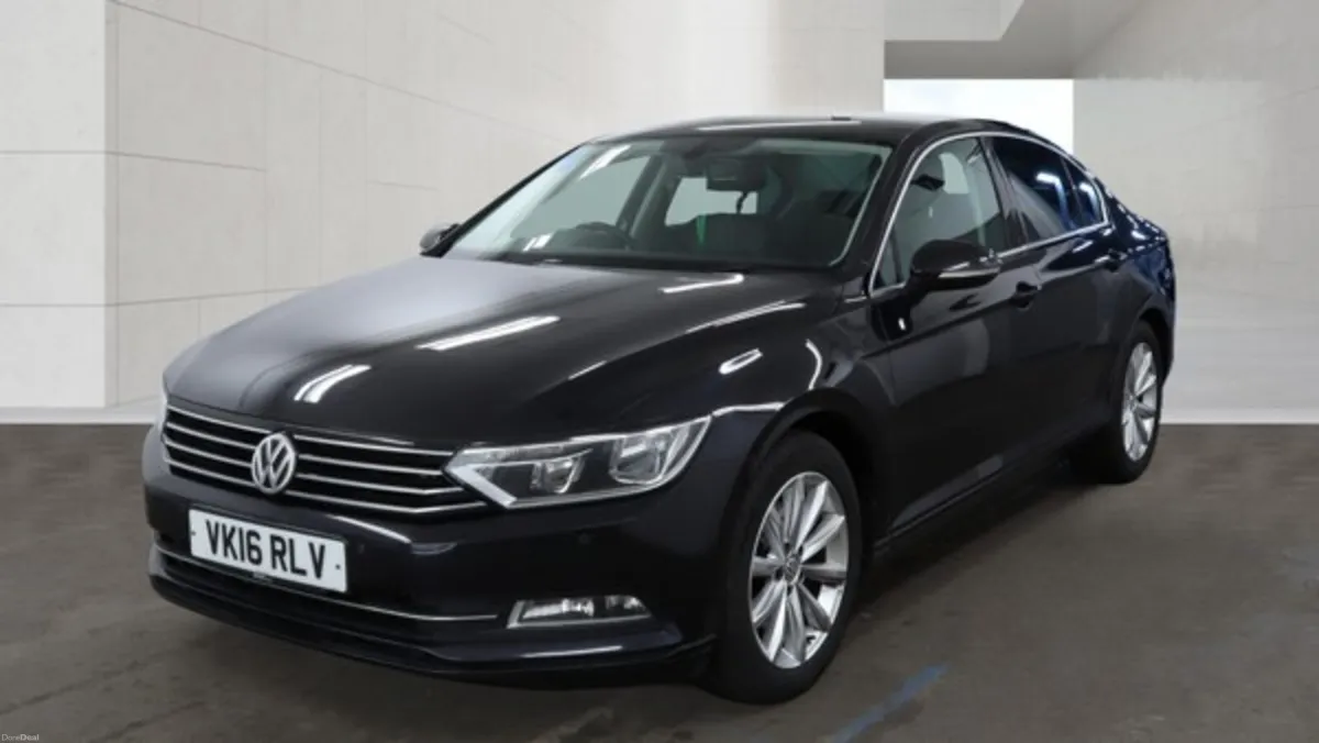 Volkswagen Passat SE BUSINESS - Image 2